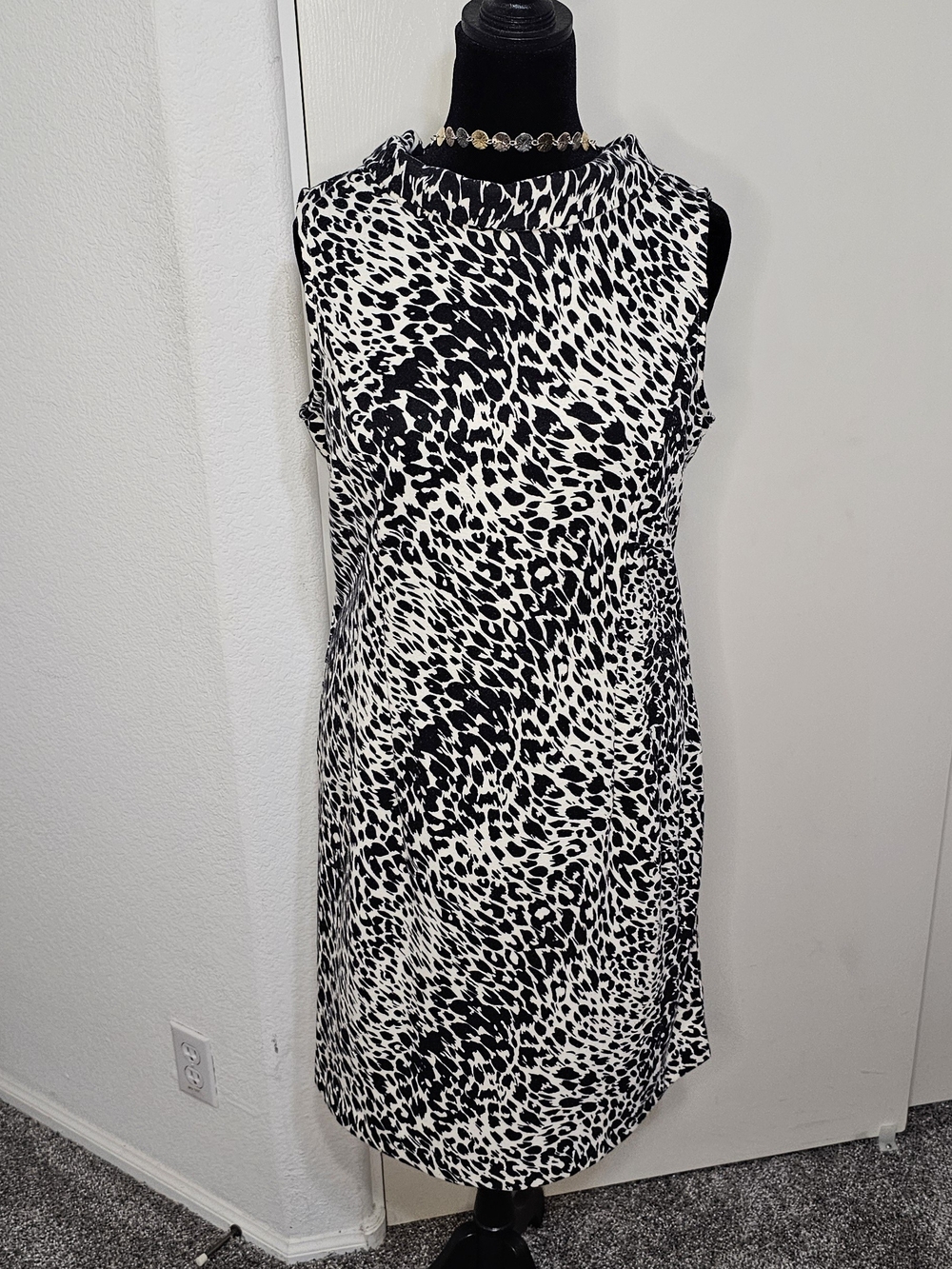 Aa Studio Black & White Sleeveless Animal-Print Funnel Neck Dress Sz 14